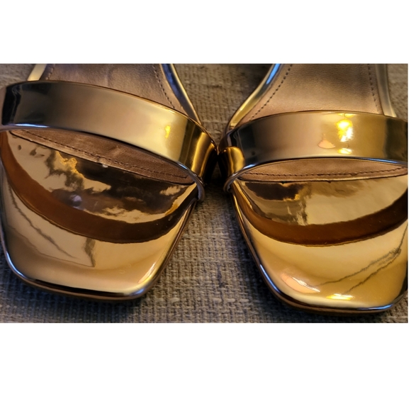 GUESS Gold Metallic/Foil Heeled Ankle Strap Sandal sz 7.5 - Picture 4 of 8